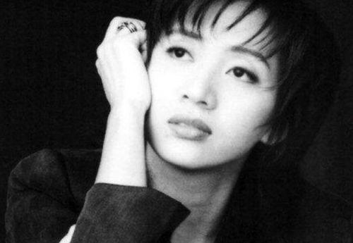 黎小田爆料梅艳芳视频,重温经典瞬间