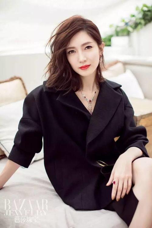 丝袜美痴女小野麻里,小野麻里演绎的性感传奇