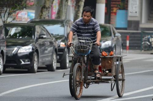 日本马路偷拍,隐私与安全的边界何在？